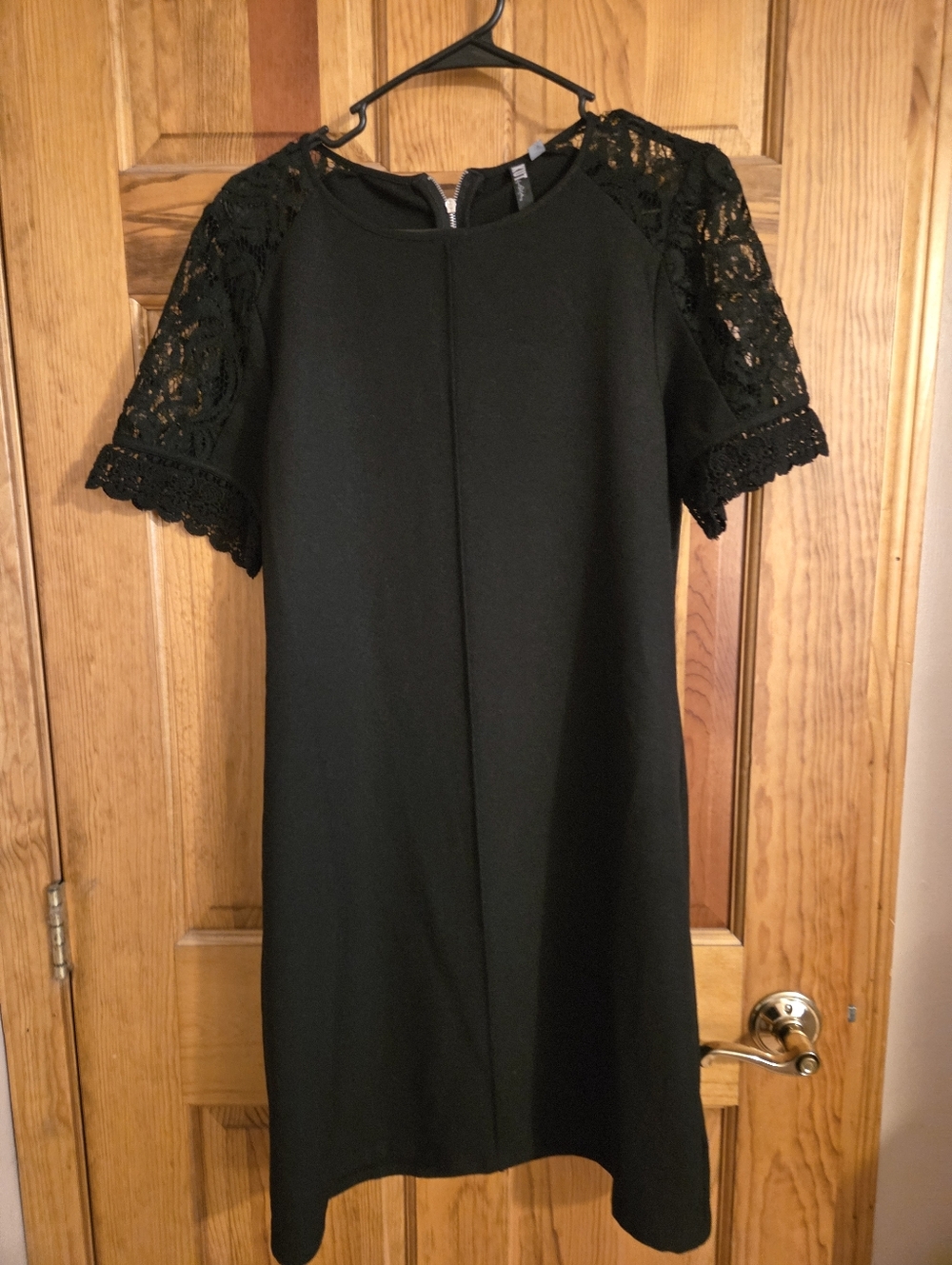 Kut from the Kloth Black Lace Sleeve Midi Dress